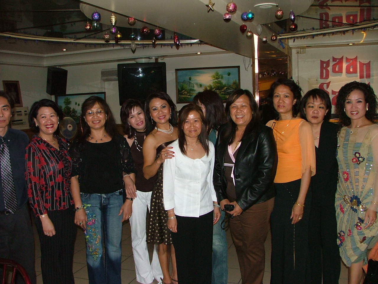 Acceuil des paltalkeurs(euses) LaoParis Admin lao2001 029.jpg